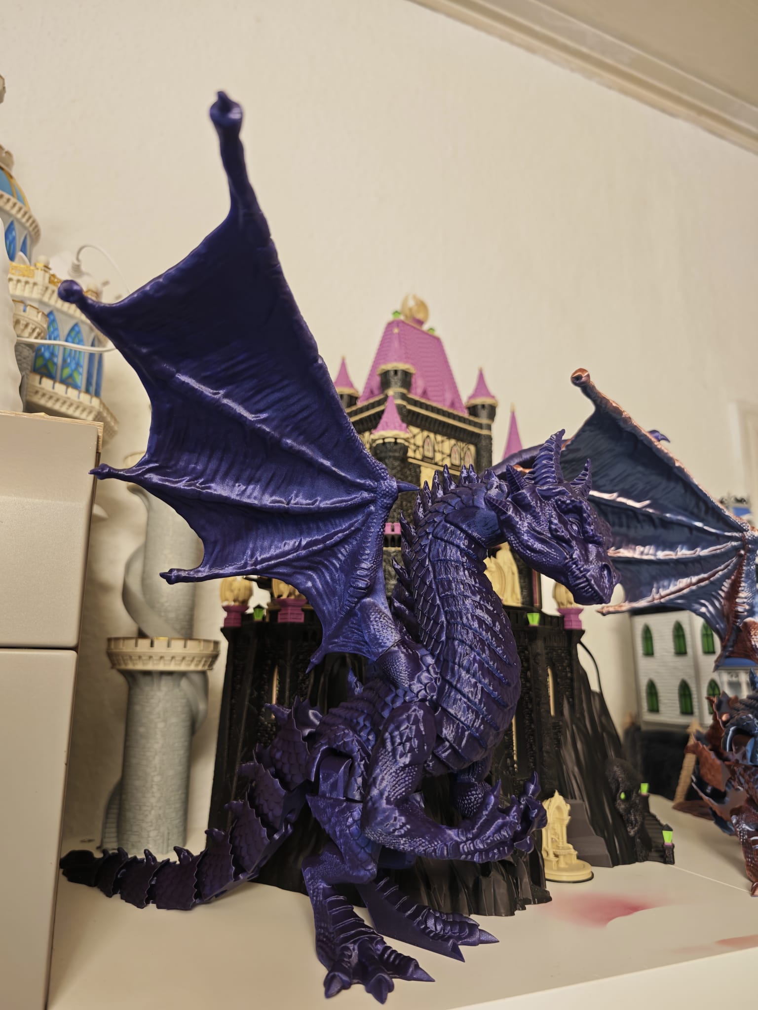 Majestätischer Fantasy-Drache – XXL Sammlerfigur mit 42 cm Flügelspannweite