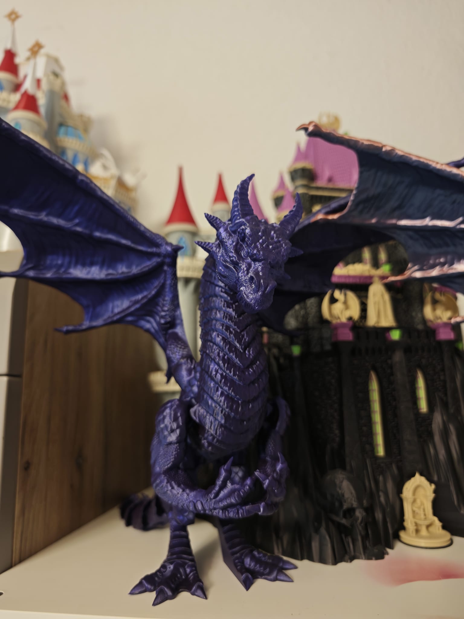 Majestätischer Fantasy-Drache – XXL Sammlerfigur mit 42 cm Flügelspannweite